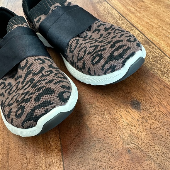 ☀️ AETREX Allie Leopard Arch Support Sneaker - Picture 12 of 13